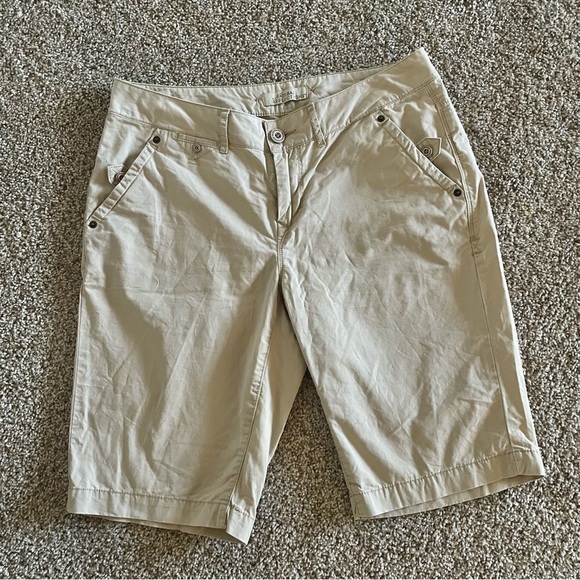 Natural Reflections Pants - Natural Reflections Bermuda Shorts Women’s 8 Khaki Beige Y2K Outdoorsy Casual